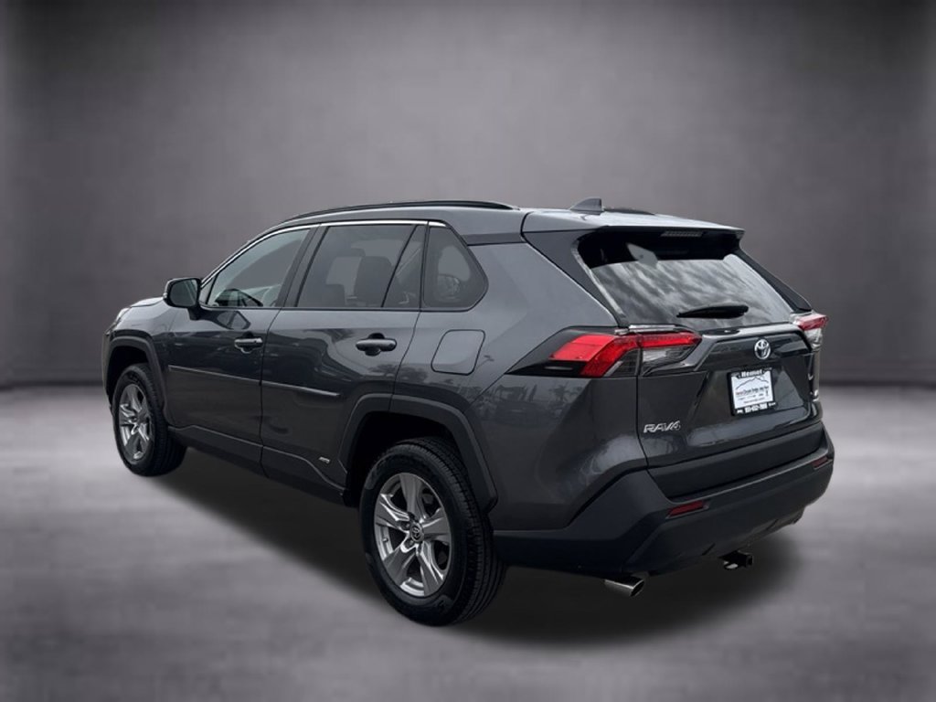 Used 2023 Toyota RAV4 LE AWD/4WD image 6