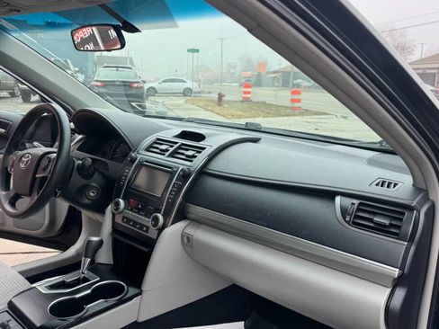Used 2012 Toyota Camry LE image 25