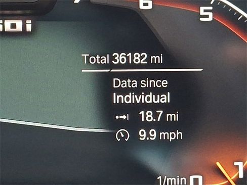 Used 2023 BMW M550i xDrive w/ Dynamic Handling Package image 23