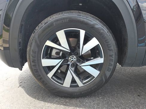 Used 2023 Volkswagen Atlas Cross Sport SE AWD/4WD image 27
