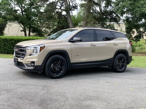 Used 2022 GMC Terrain AT4 AWD/4WD image 3