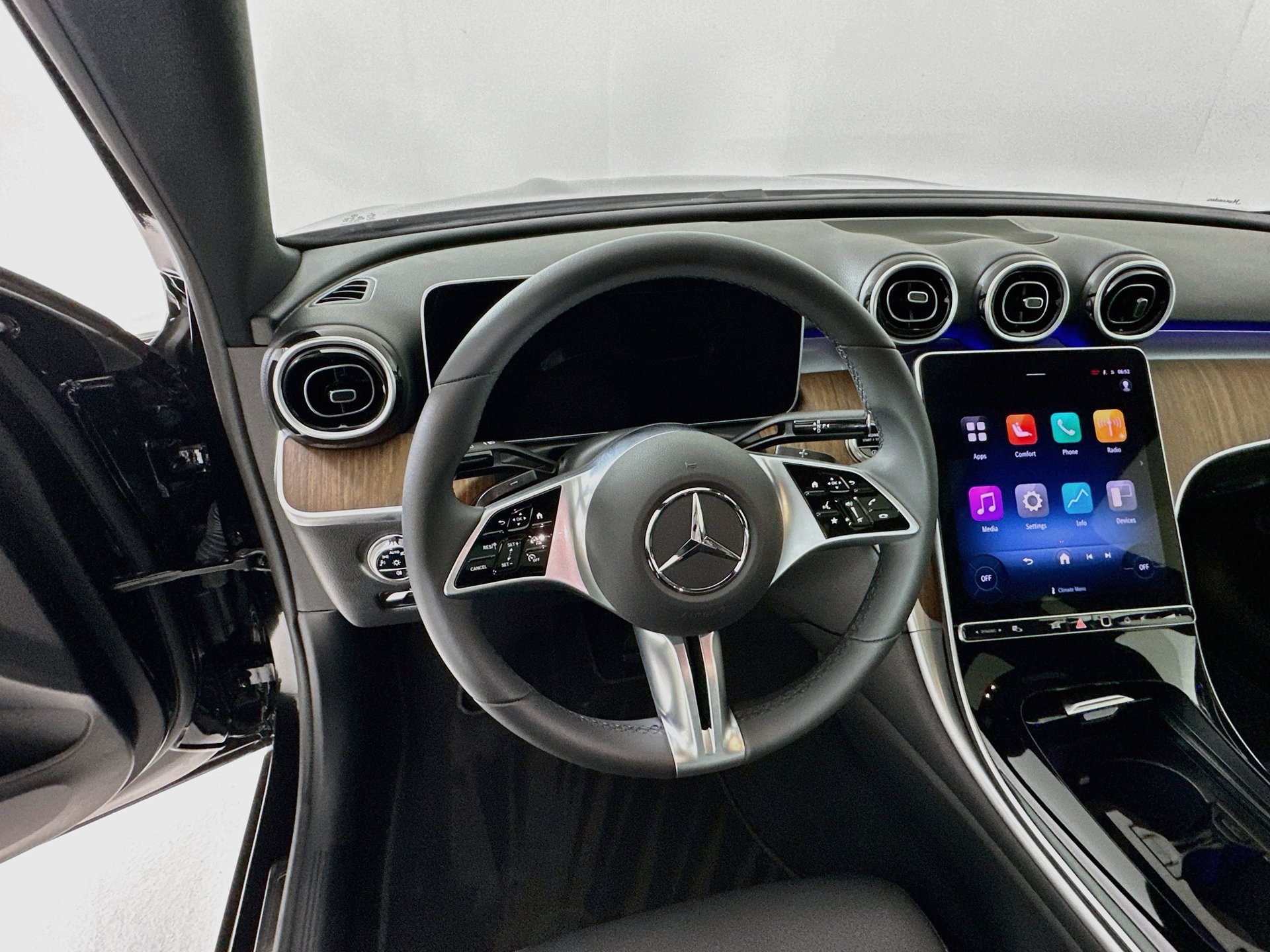 Used 2025 Mercedes-Benz C 300 Sedan image 12