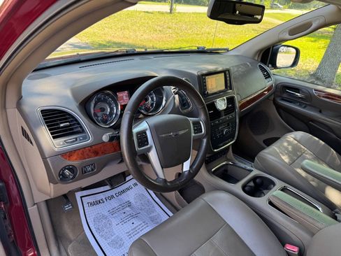 Used 2013 Chrysler Town & Country Touring-L w/ Entertainment Group #2 FWD image 49