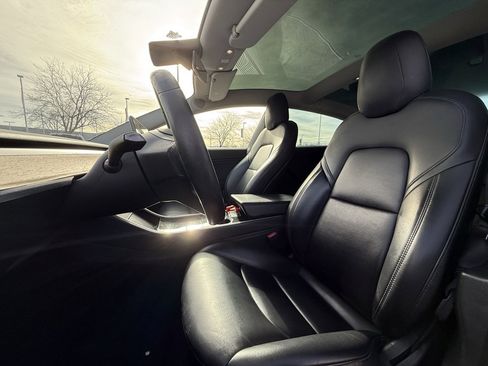 Used 2018 Tesla Model 3 Long Range image 10