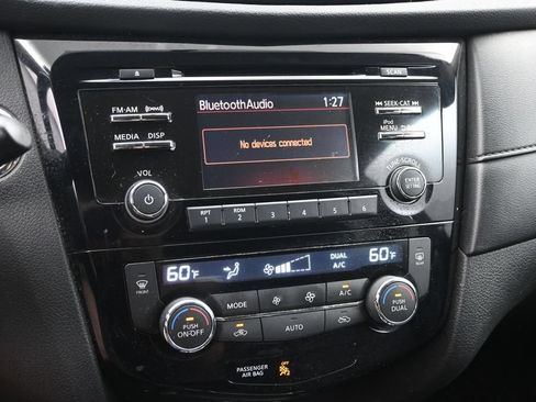 Used 2017 Nissan Rogue SV w/ Midnight Edition AWD/4WD image 14