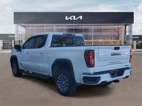 Used 2020 GMC Sierra 1500 AT4 w/ AT4 Premium Package AWD/4WD image 4