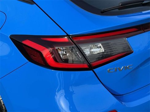 Used 2025 Honda Civic Sport image 9