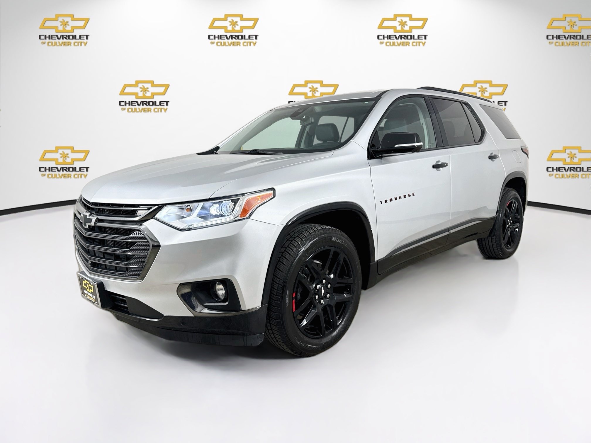 Used 2020 Chevrolet Traverse Premier w/ Redline Edition FWD image 3