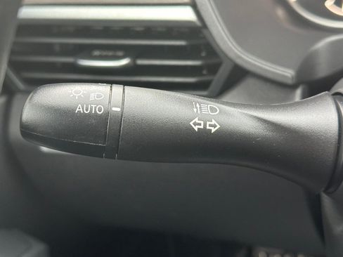 Used 2025 Nissan Altima 2.5 SV FWD image 17