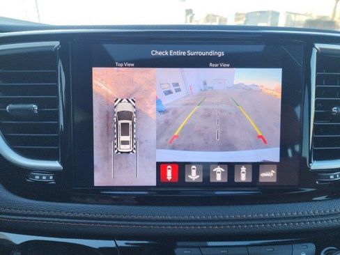 New 2026 Chrysler Pacifica Pinnacle image 4