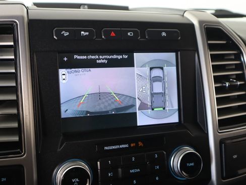 Used 2019 Ford F150 Platinum w/ Equipment Group 701A Luxury image 6