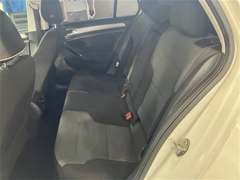 Used 2016 Volkswagen e-Golf SE w/ DC Fast Charging Package image 19