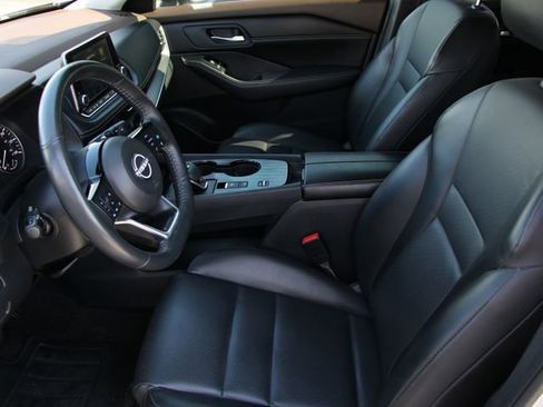 Certified 2023 Nissan Rogue SV w/ SV Premium B Package FWD image 18