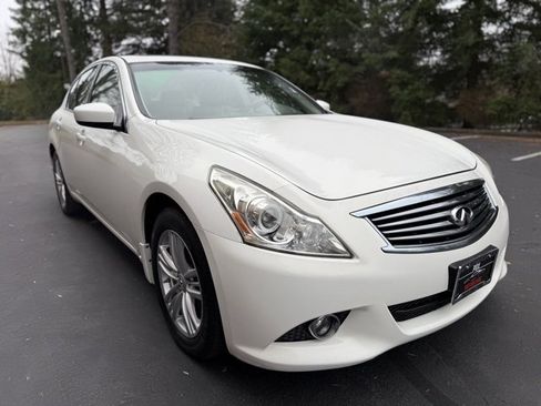 Used 2011 INFINITI G37 x w/ Premium Pkg image 3