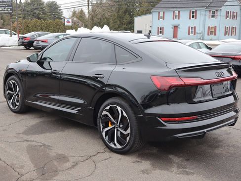 Used 2022 Audi e-tron Premium Plus w/ Premium Plus Package image 7