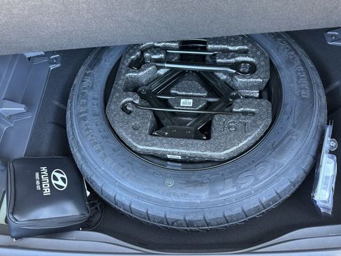 Used 2025 Hyundai Kona Limited AWD/4WD image 27