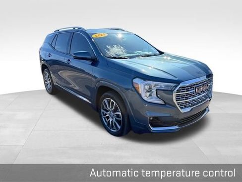 Used 2024 GMC Terrain Denali w/ Denali Premium Package image 20