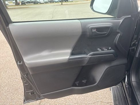 Used 2023 Toyota Tacoma SR image 21