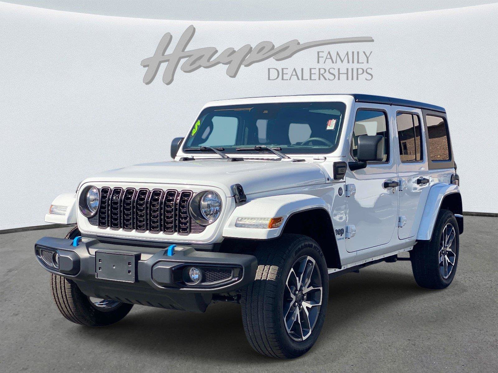 Used 2024 Jeep Wrangler Unlimited w/ Convenience Group AWD/4WD image 9