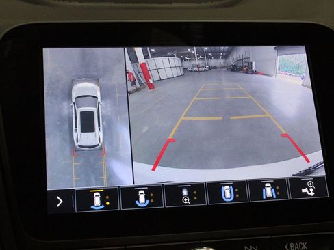 Used 2021 Chevrolet Equinox Premier image 10