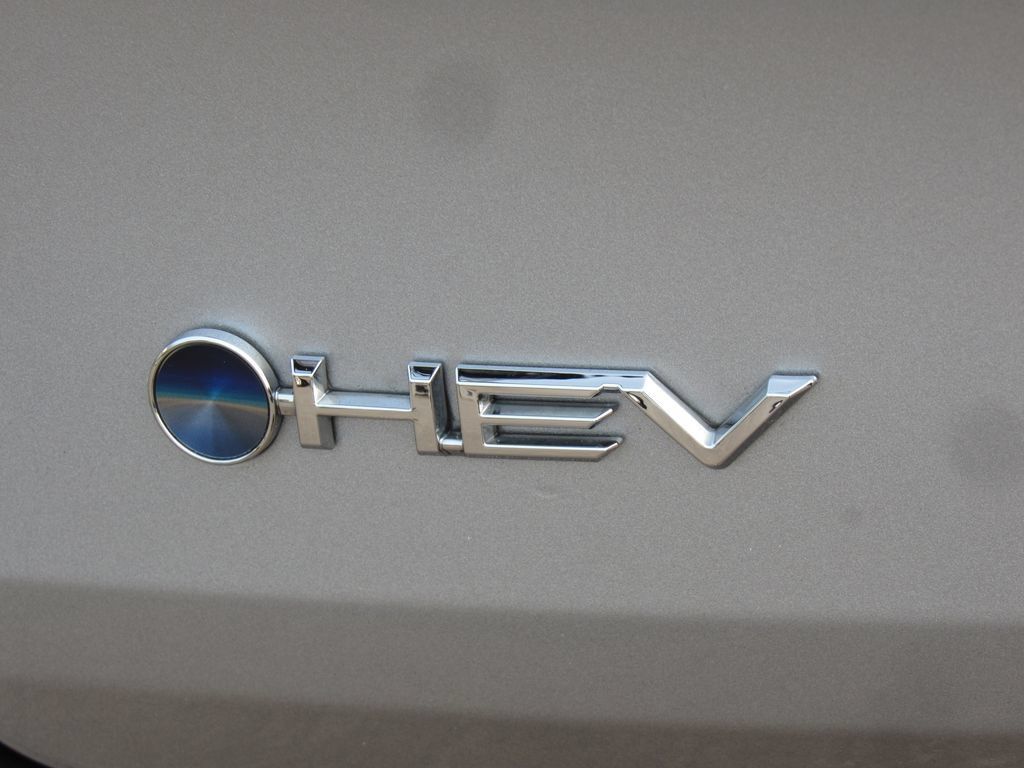 Certified 2025 Toyota Sienna XLE FWD image 8