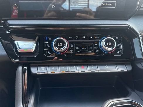 Used 2025 GMC Sierra 2500 AT4 w/ Max Trailering Package AWD/4WD image 32