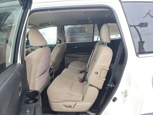 Used 2017 Honda Pilot EX image 16