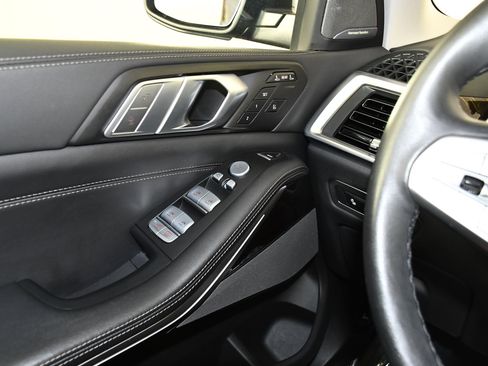 Used 2026 BMW X7 xDrive40i AWD/4WD image 31