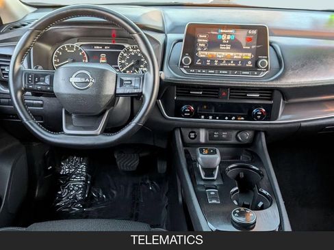 Used 2025 Nissan Rogue SV AWD/4WD image 13