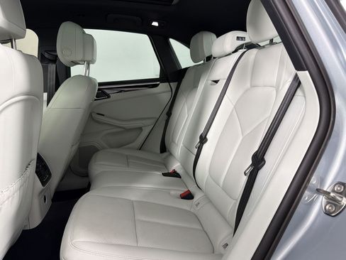Certified 2024 Porsche Macan w/ Premium Plus Package AWD/4WD image 24
