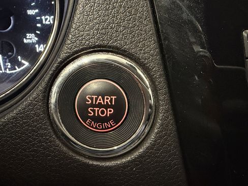 Used 2020 Nissan Rogue SV w/ Premium Package image 35