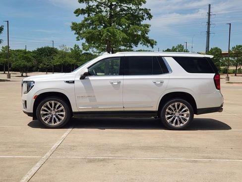 Used 2023 GMC Yukon Denali w/ LPO, Floor Liner Package AWD/4WD image 4