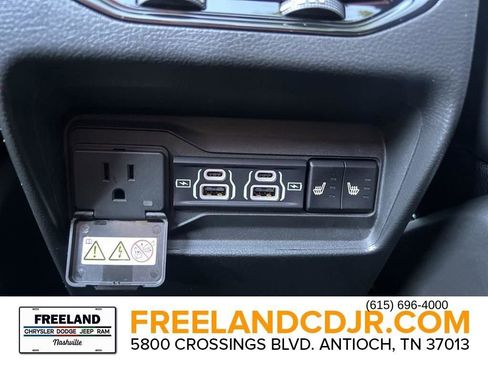 New 2025 Jeep Grand Cherokee Limited w/ Luxury Tech Group II image 21