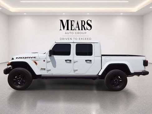 Used 2022 Jeep Gladiator Mojave w/ LED Lighting Group AWD/4WD image 2