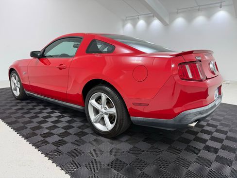 Used 2010 Ford Mustang GT Premium RWD image 4