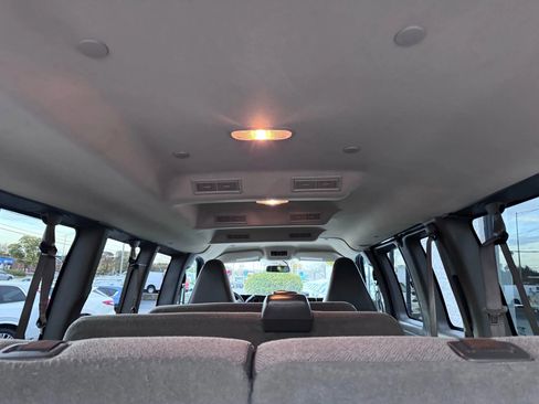 Used 2022 Chevrolet Express 3500 LS image 19