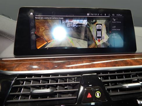 Used 2022 BMW 540i xDrive w/ M Sport Package image 15