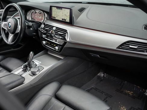 Used 2019 BMW 540i xDrive w/ M Sport Package image 21