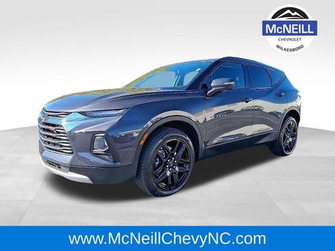 Used 2022 Chevrolet Blazer LT image 2