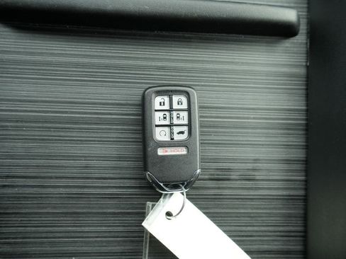 Used 2023 Honda Odyssey Elite image 47