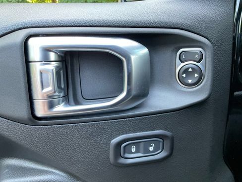 New 2025 Jeep Gladiator Sport AWD/4WD image 29