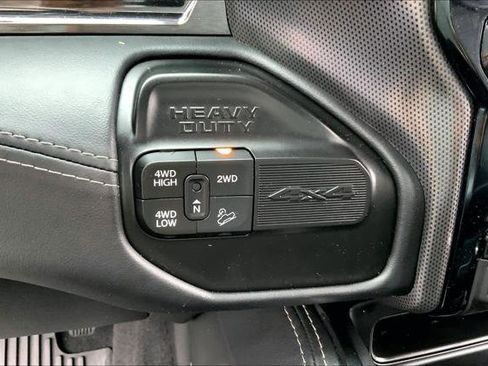 Certified 2022 RAM 2500 Limited image 32