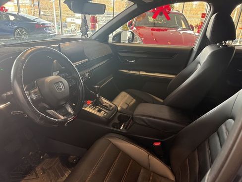 Used 2025 Honda CR-V Sport Touring image 9