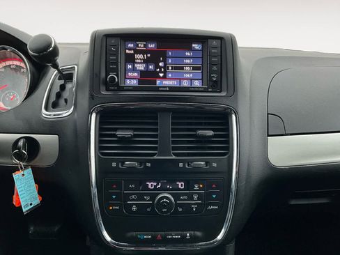 Used 2017 Dodge Grand Caravan GT image 13