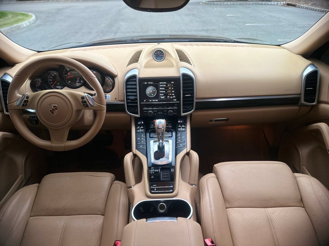 Used 2014 Porsche Cayenne Diesel AWD/4WD image 26