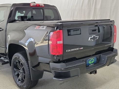 Certified 2017 Chevrolet Colorado Z71 w/ Z71 Midnight Edition AWD/4WD image 7