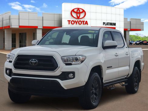 Used 2023 Toyota Tacoma SR5 RWD image 2