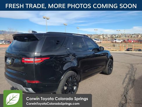 Used 2020 Land Rover Discovery Landmark image 7