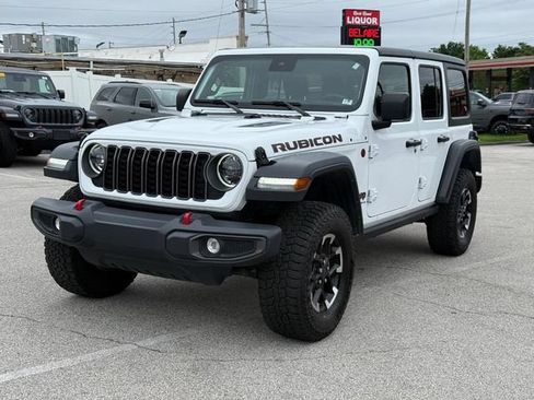 Used 2025 Jeep Wrangler Unlimited Rubicon AWD/4WD image 12