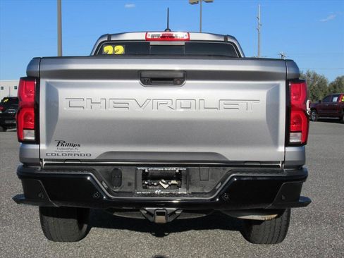 Used 2023 Chevrolet Colorado Z71 w/ Z71 Convenience Package 2 image 6